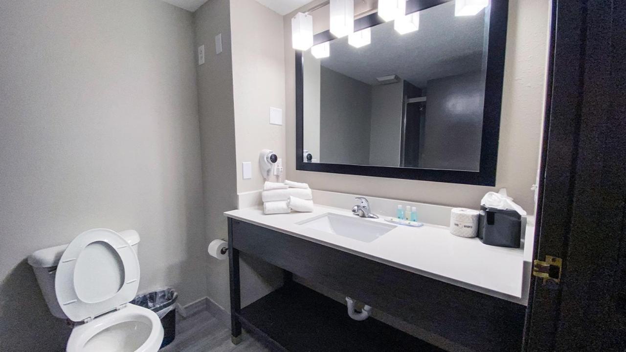Quality Inn Roseville-Detroit North Esterno foto